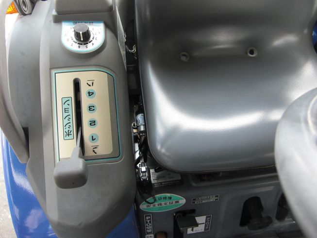 トラクター TH18-QA3V　　小型フル装備！　IQターン！ 写真３