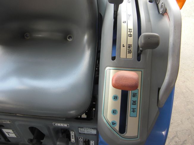 トラクター TH18-QA3V　　小型フル装備！　IQターン！ 写真４