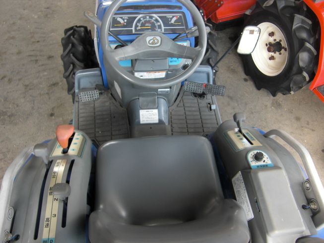 トラクター TH18-QA3V　　小型フル装備！　IQターン！ 写真２
