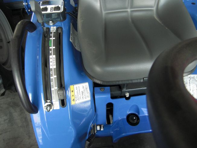 トラクター Z15-UXA11　シンプル操作でらくらく作業 写真３