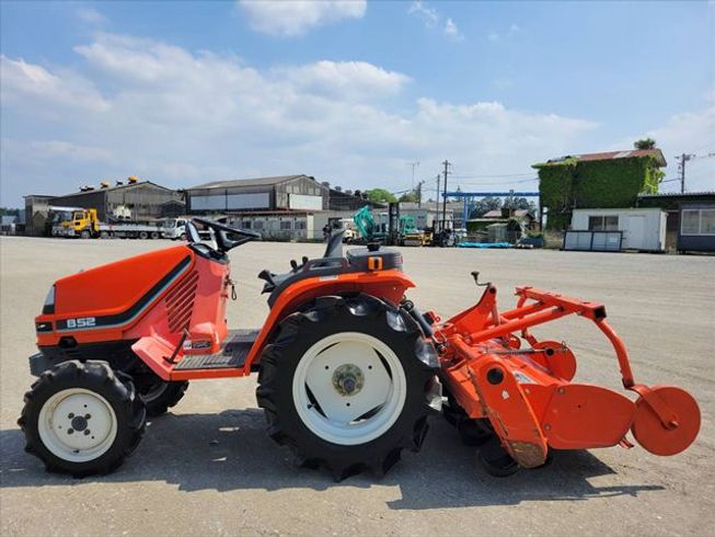 トラクター B52 写真２