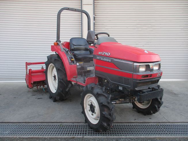 トラクター MT240 写真２