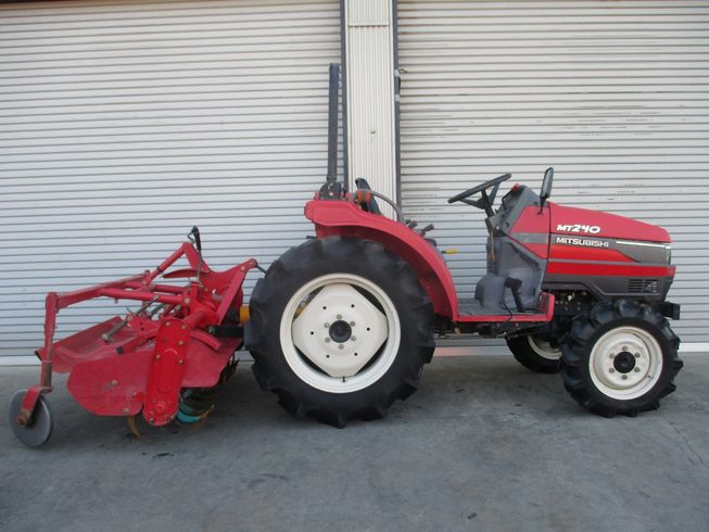 トラクター MT240 写真３