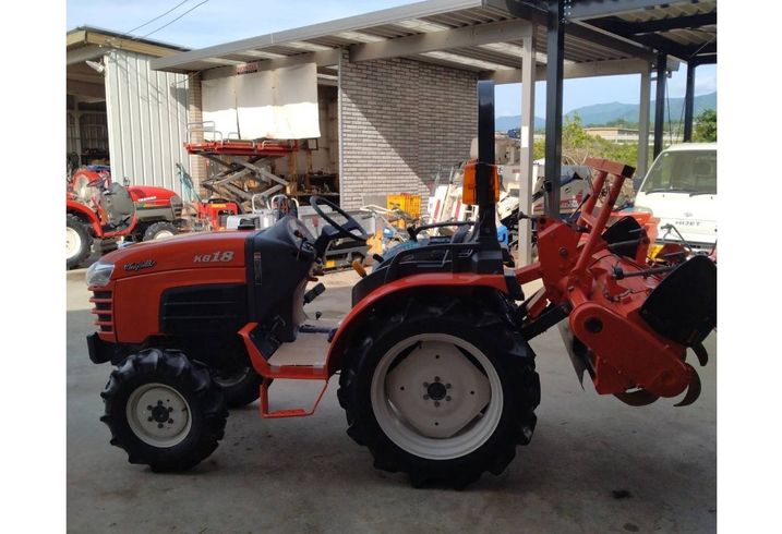 トラクター KB18FMA 写真３