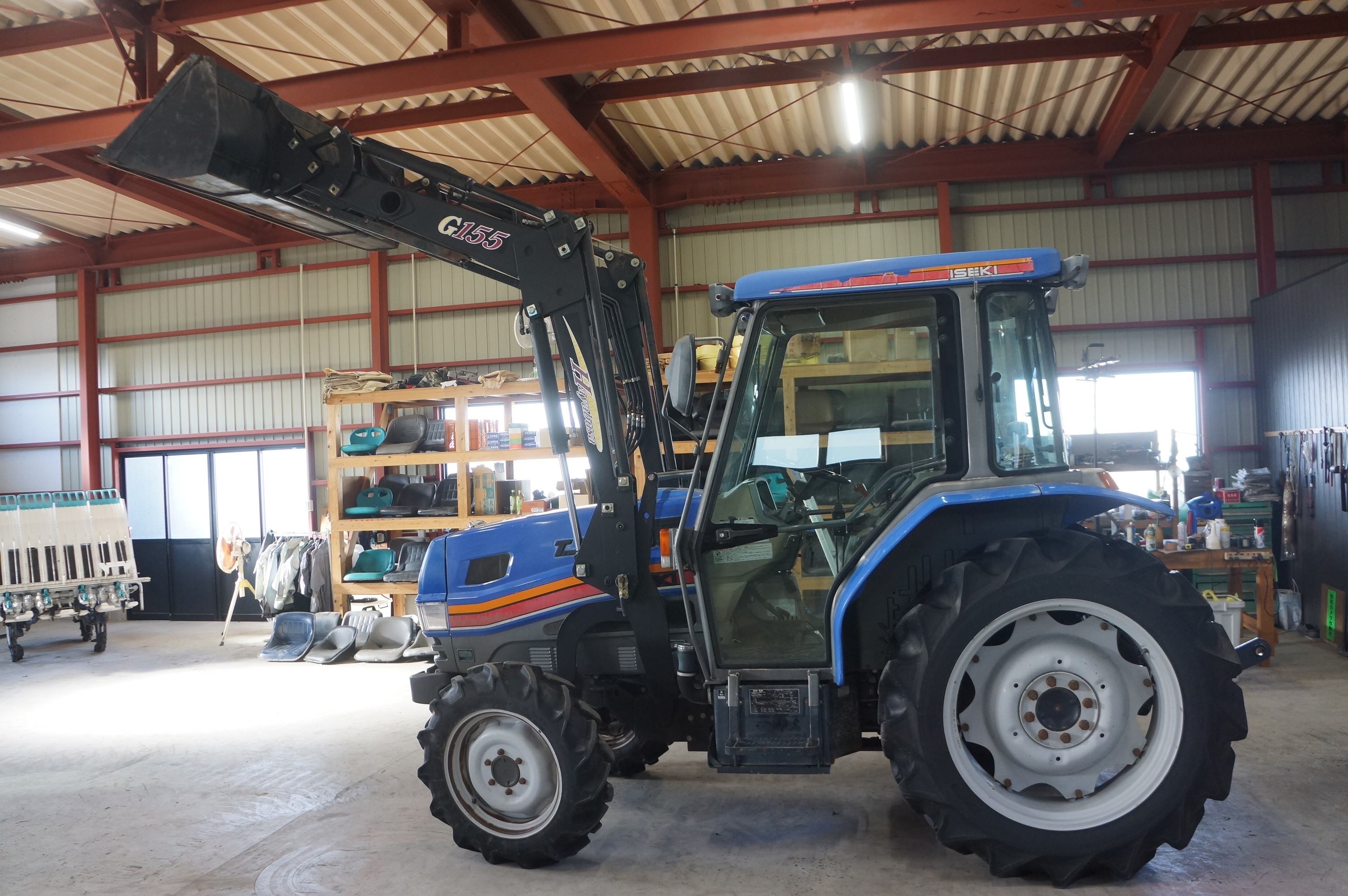 イセキ フロントローダー トラクター 写真