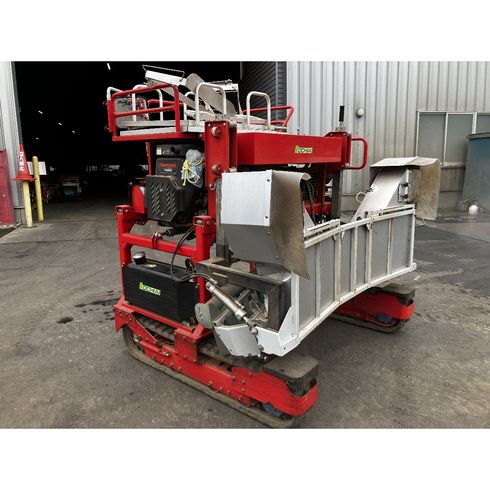 乗用摘採機 TFC-8 写真３