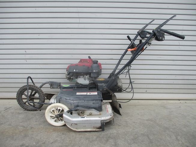 草刈機 UM660 写真３