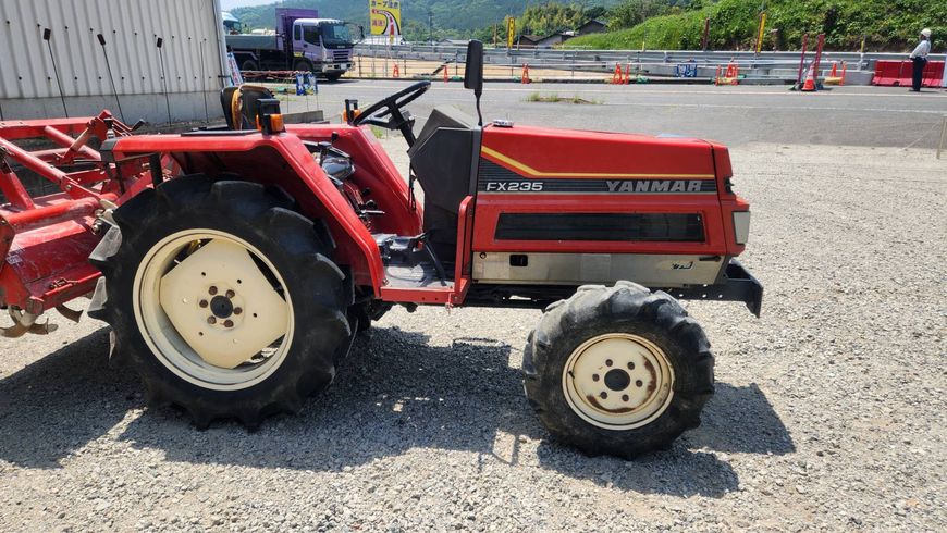 トラクター FX235 写真２