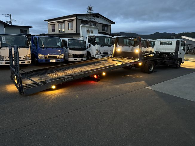 セルフローダー 積載車 TKG-XZU720M 写真３