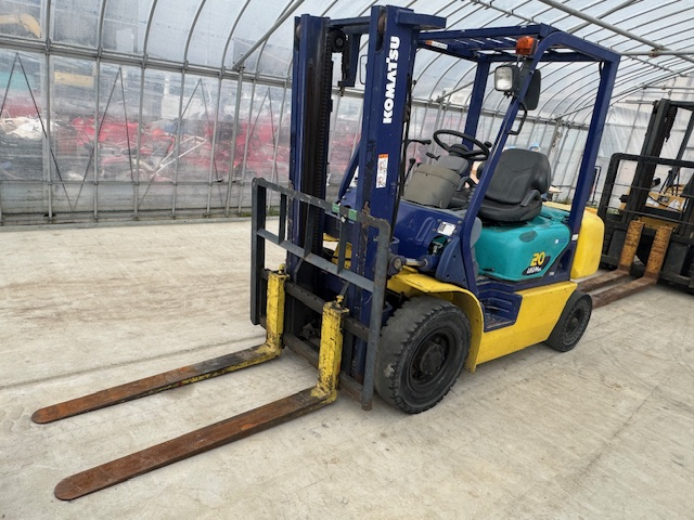 コマツ フォークリフト 写真