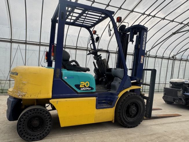 フォークリフト FD20W-14 写真２