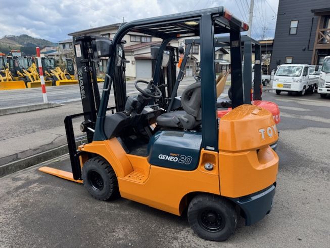 フォークリフト 7FDK20 写真２