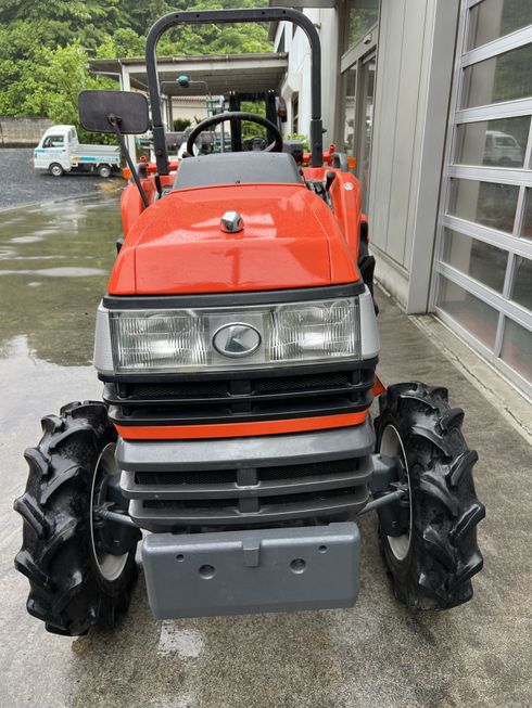 トラクター T220BSMAJRF1 写真２