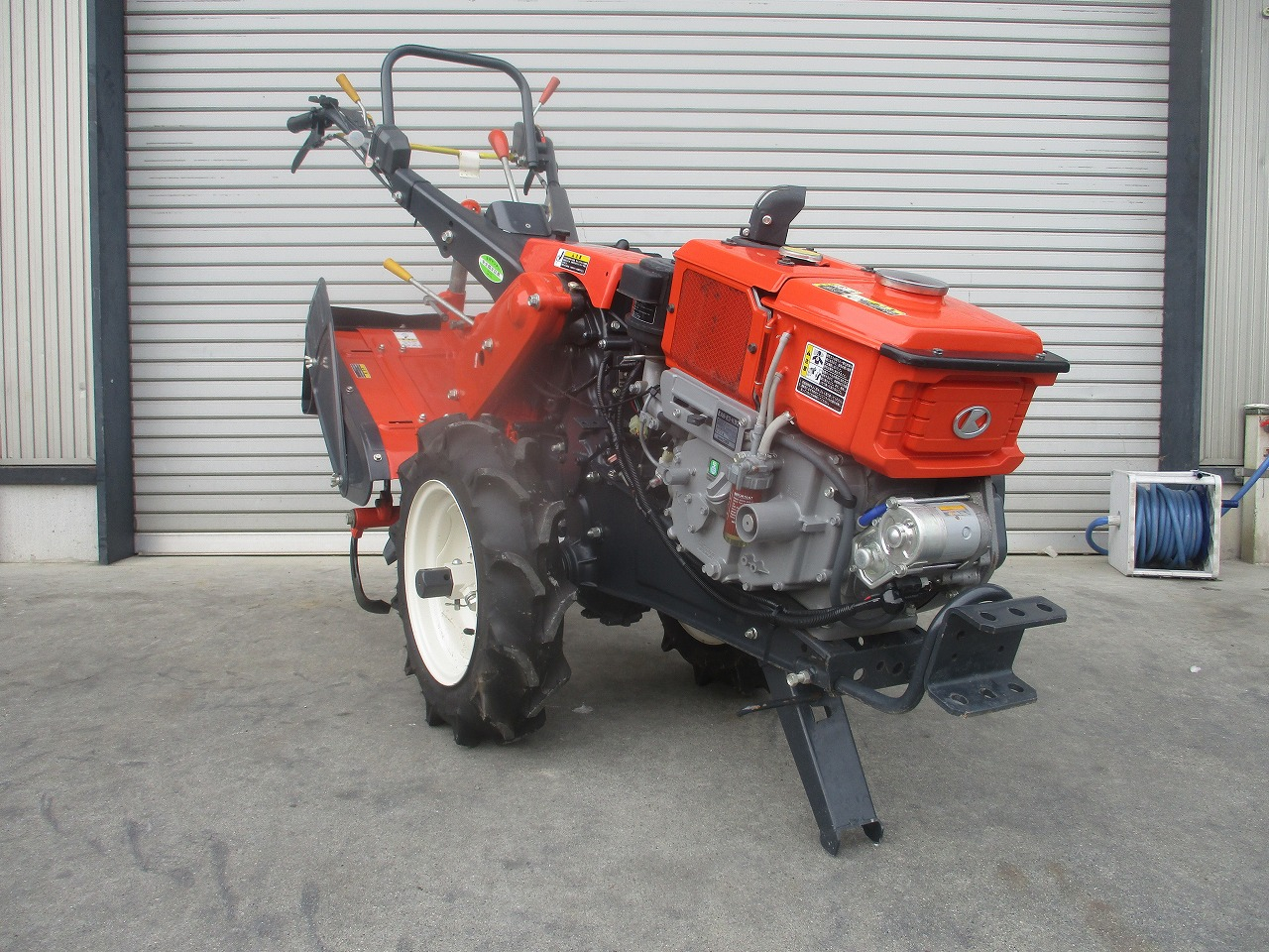 クボタ 耕運機 写真