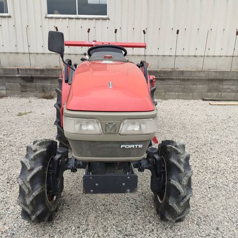 トラクター F-180 写真２