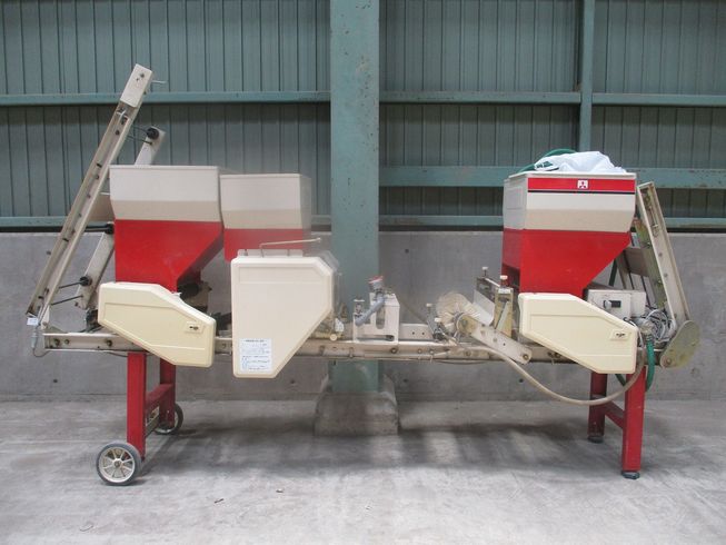 播種機 THK-200 写真４