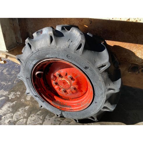 ボブキャット 300 写真７