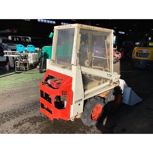 ボブキャット 300 写真５