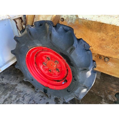 ボブキャット 300 写真10