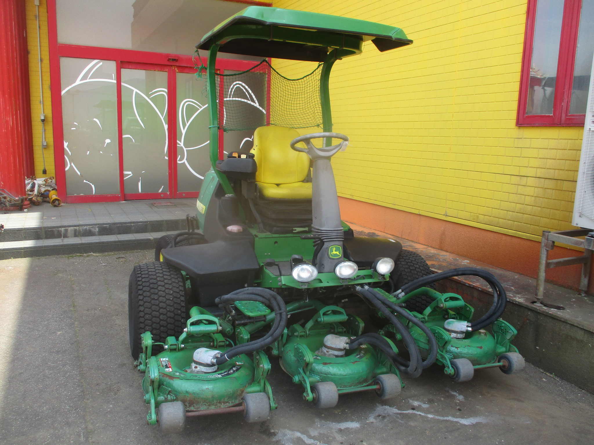 ジョンディア 芝刈機 写真