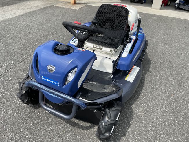 オーレック 乗用草刈機 写真