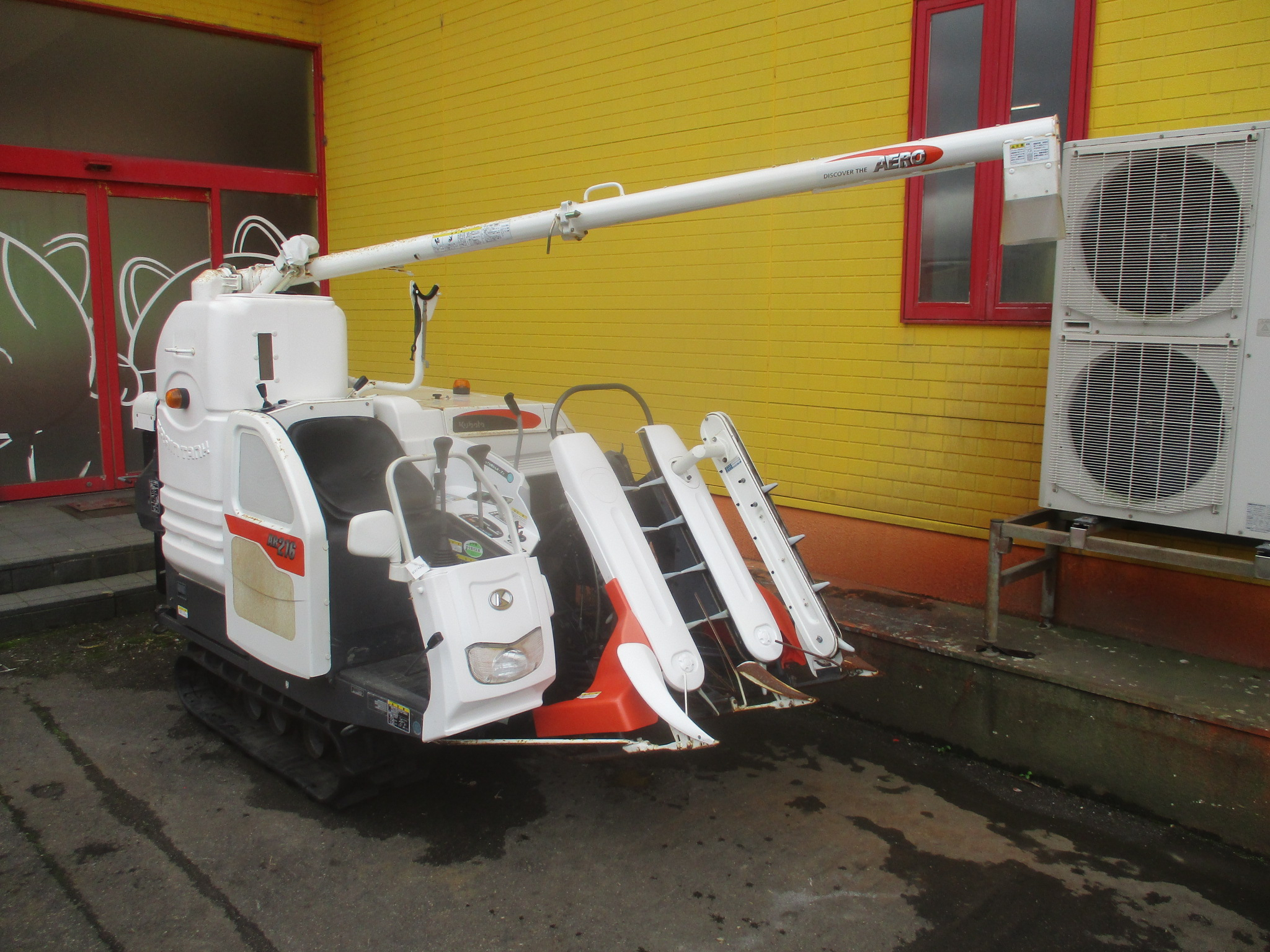 クボタ コンバイン 写真