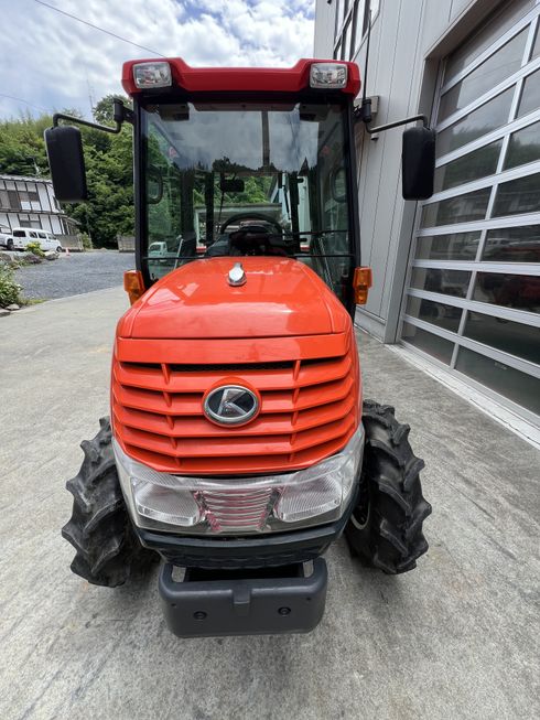 トラクター L270DFQBMAWF6大排気量1647CC 写真２