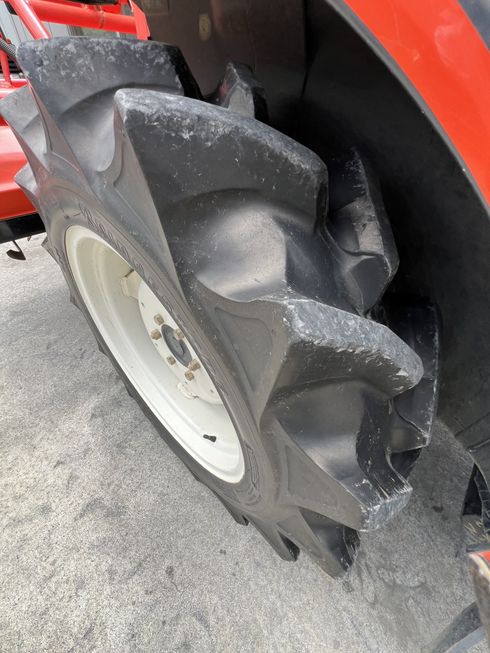 トラクター L270DFQBMAWF6大排気量1647CC 写真６