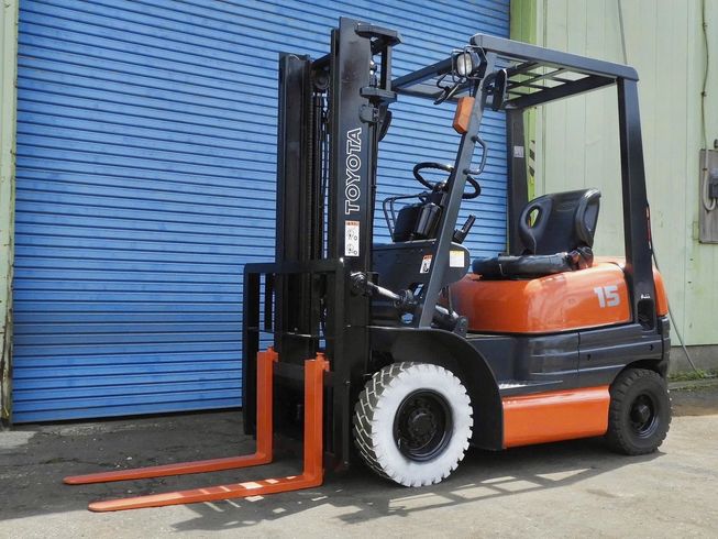 トヨタ フォークリフト 写真
