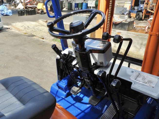 フォークリフト 5FGL15 写真３