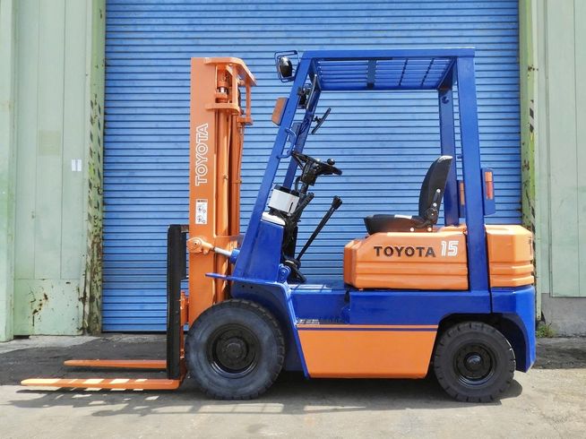 トヨタ フォークリフト 写真