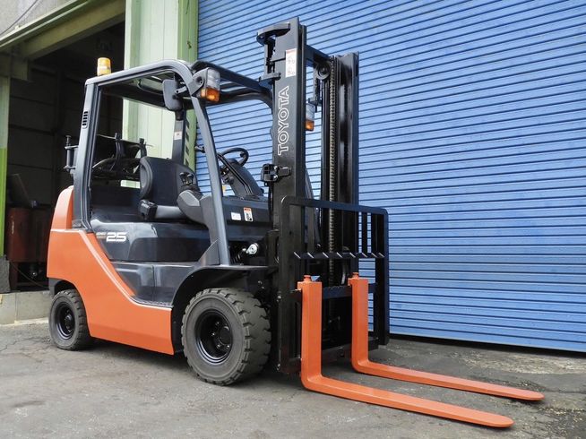 フォークリフト 8FGL25 写真３