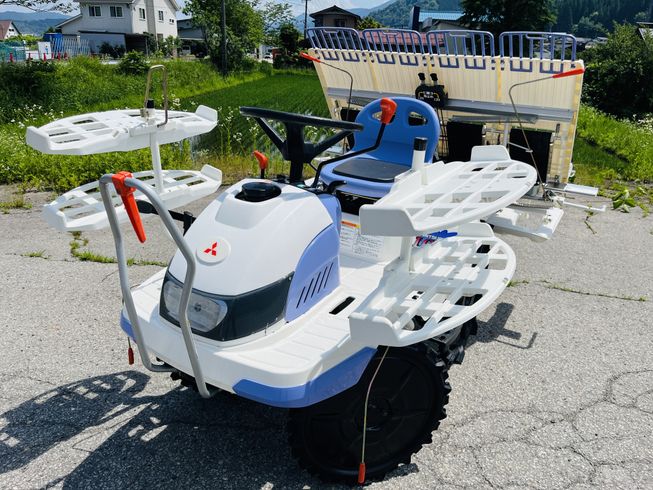 三菱 田植機 写真