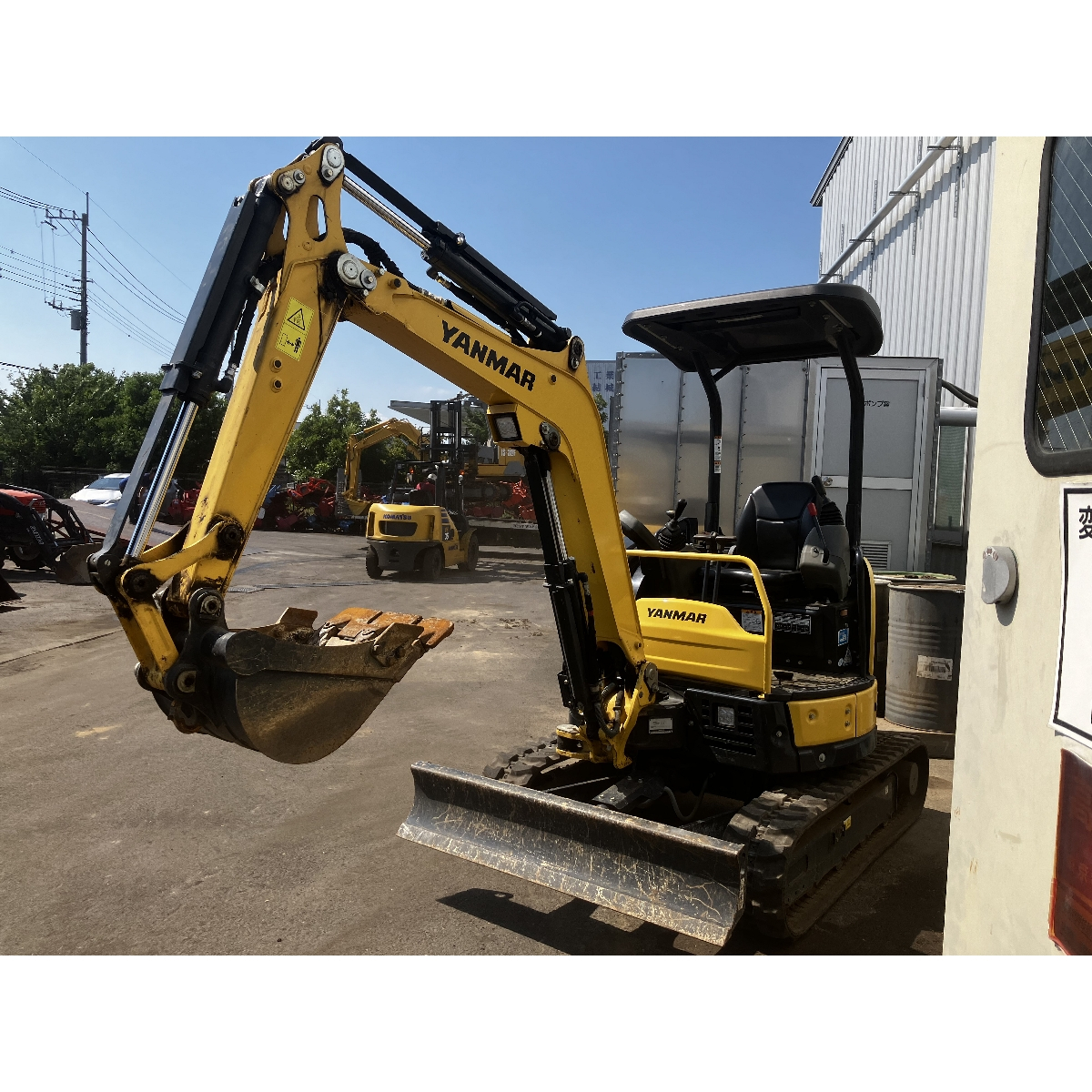 ヤンマー ミニユンボ 写真