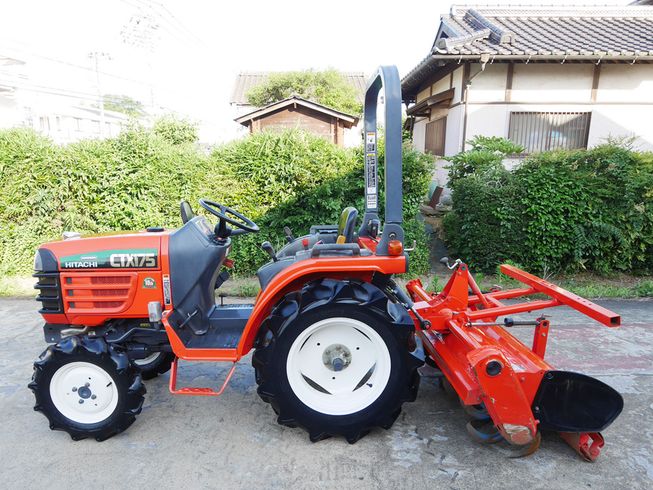トラクター 日立 CTX175 写真２