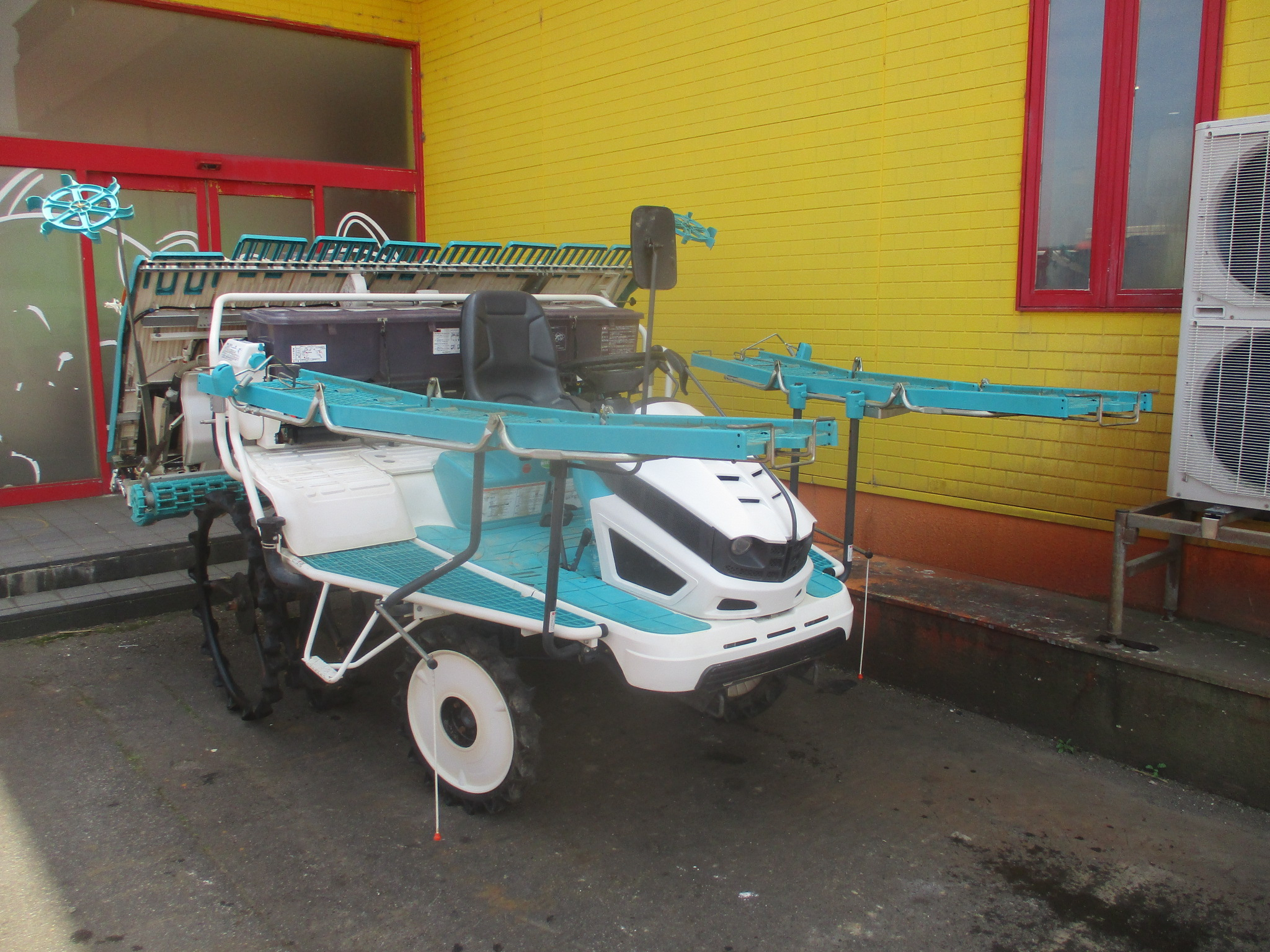 クボタ 田植機 写真