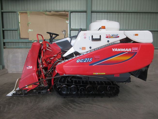 コンバイン GC215 写真３