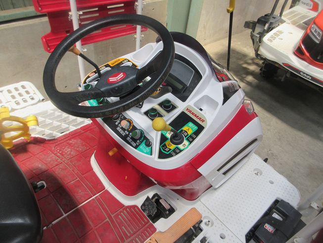 田植機 YR8D 写真７