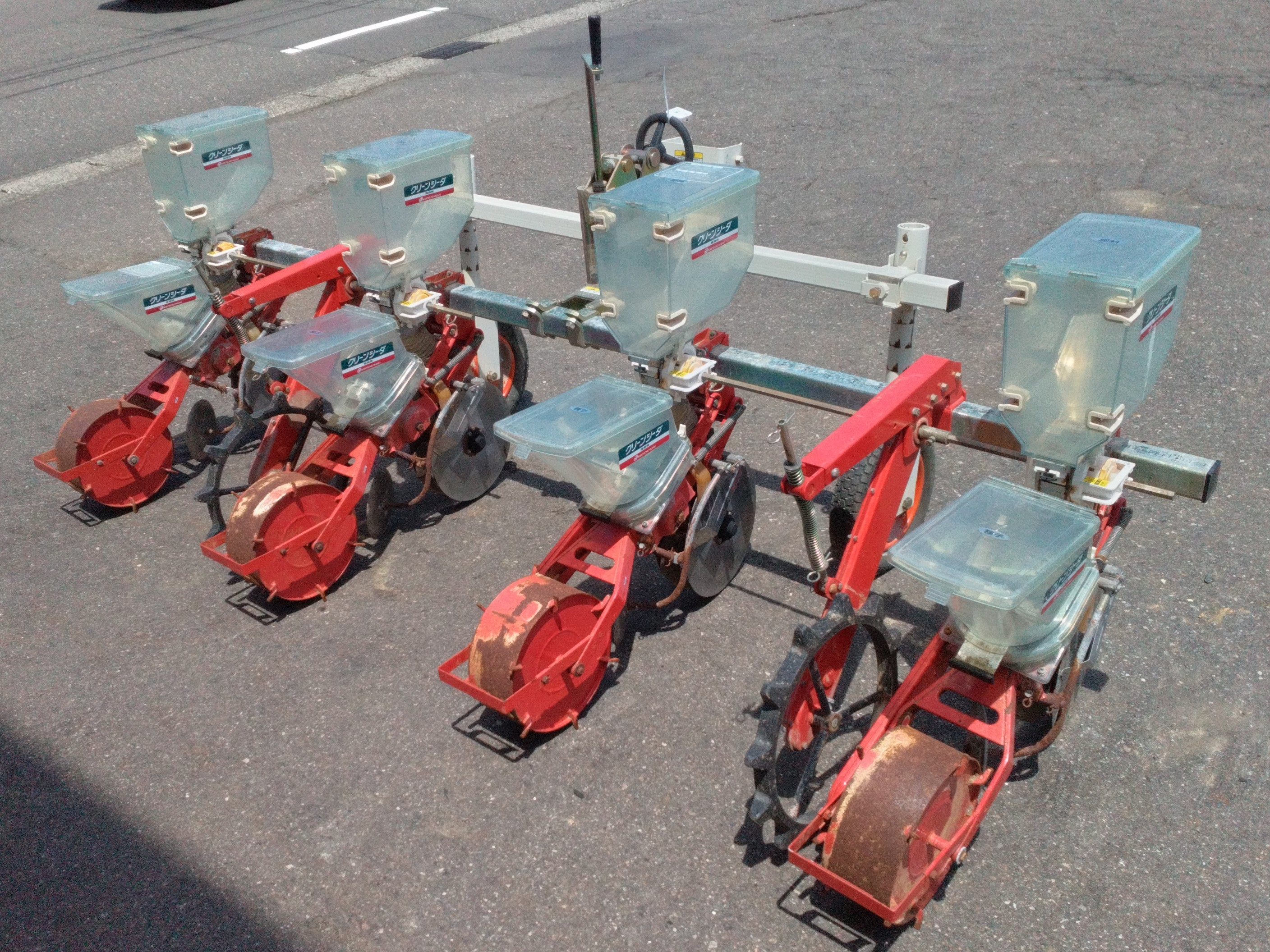 アグリテクノ 播種機 写真