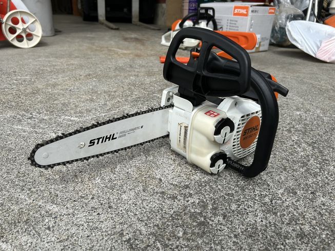 チェーンソー MS150TC-E 写真３