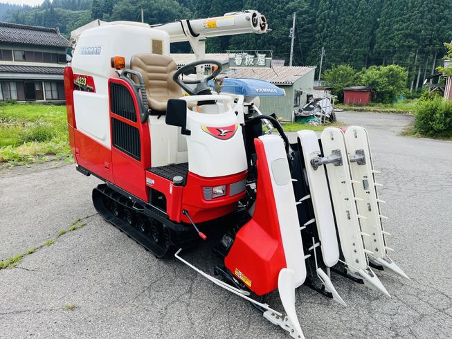 コンバイン AJ323 写真２