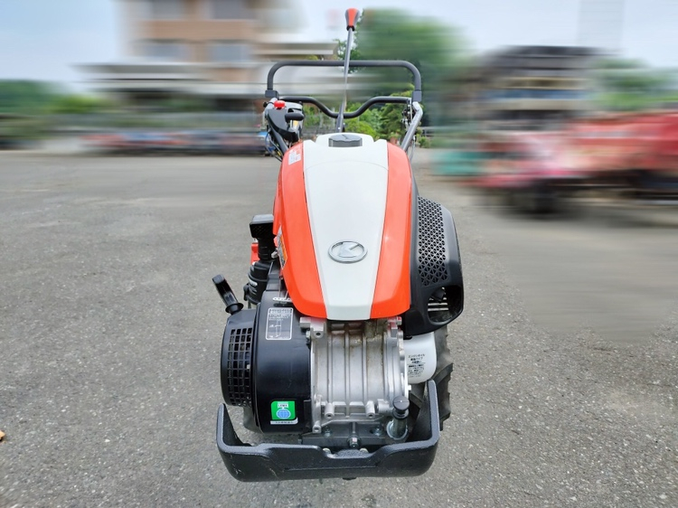 クボタ 耕運機 写真