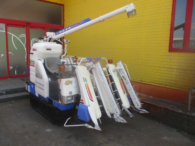 イセキ コンバイン 写真