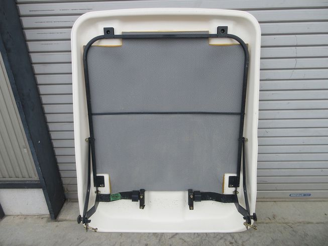 キャノピー 不明 写真４