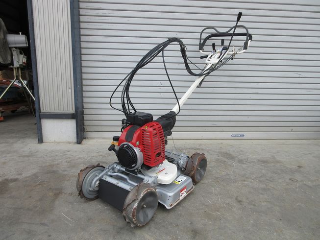 畦草刈機 SP851 写真２