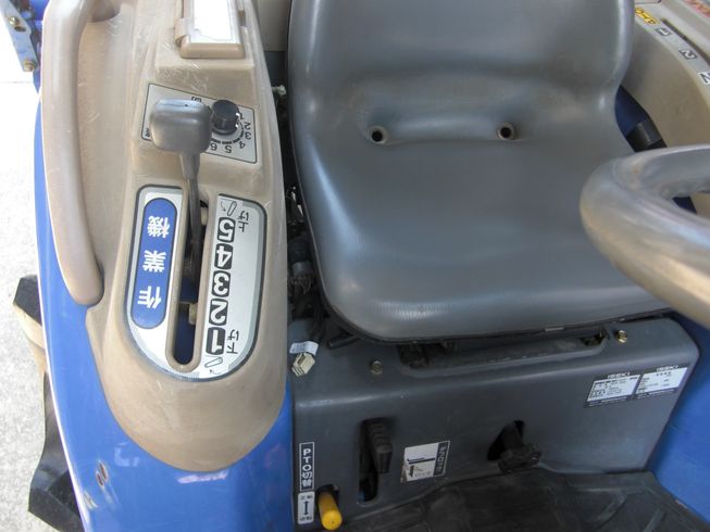 トラクター TH233-BA4VD    写真３