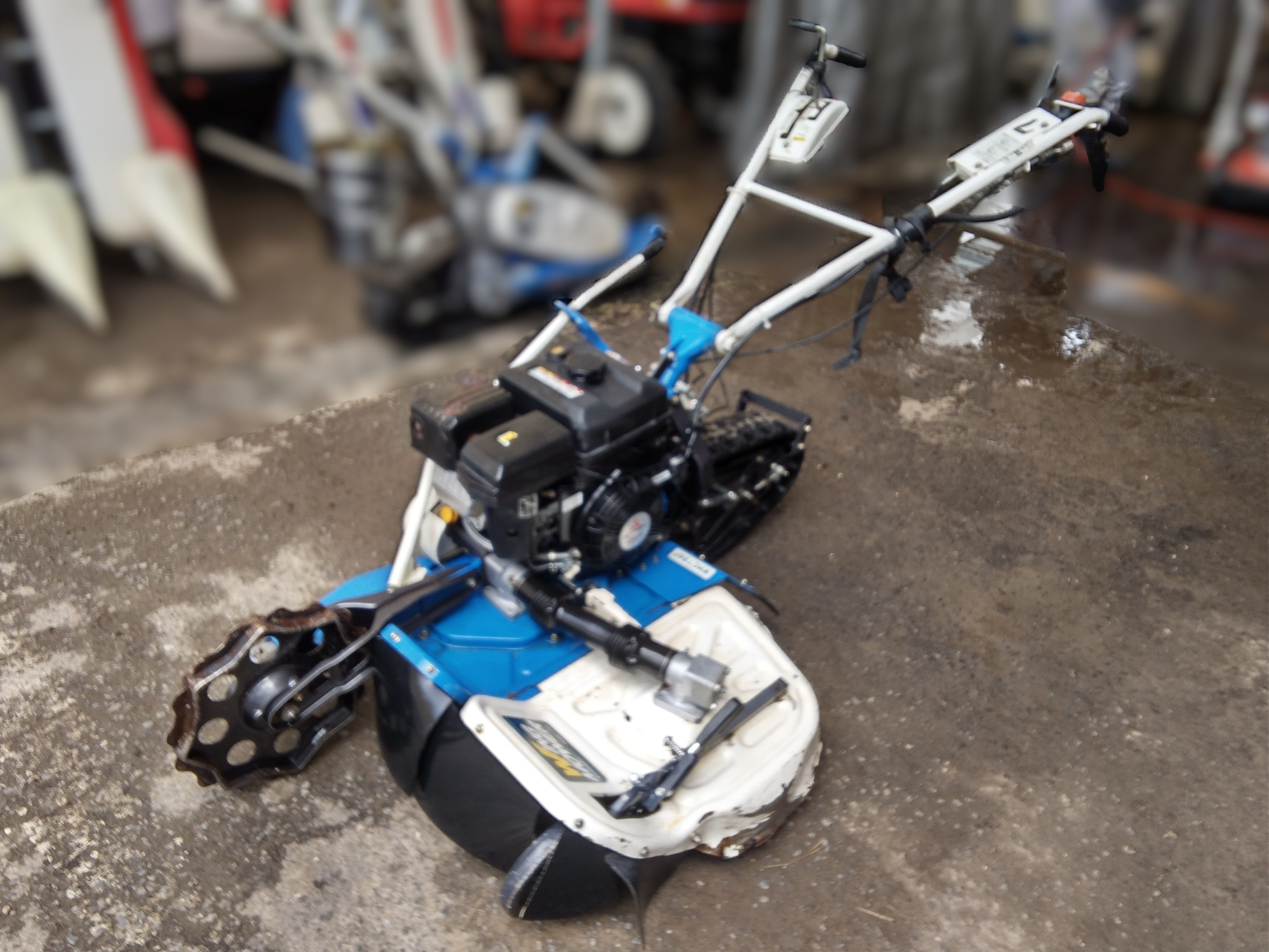 イセキ ウイングモア 写真