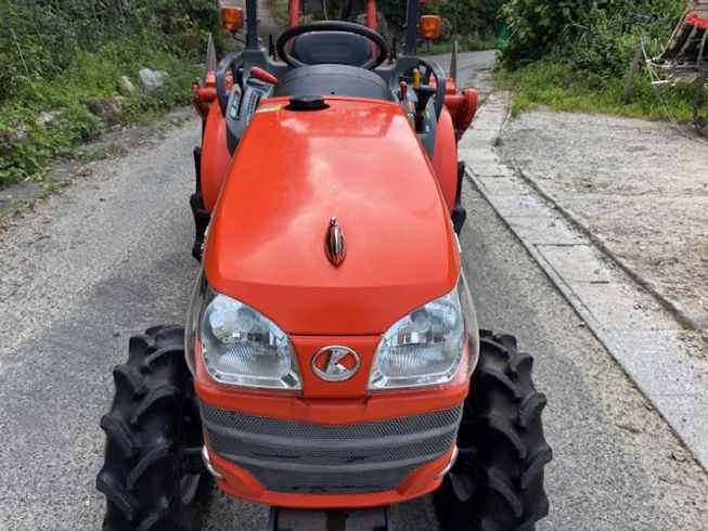 トラクター KB205 写真２