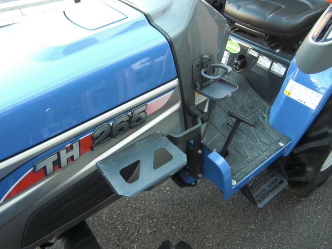 トラクター TH265-BA15VD     作業機簡単脱着クイックヒッチ仕様！ 写真10