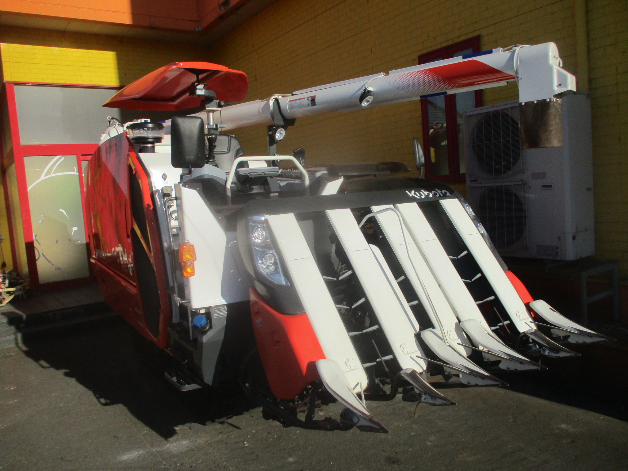 クボタ コンバイン 写真